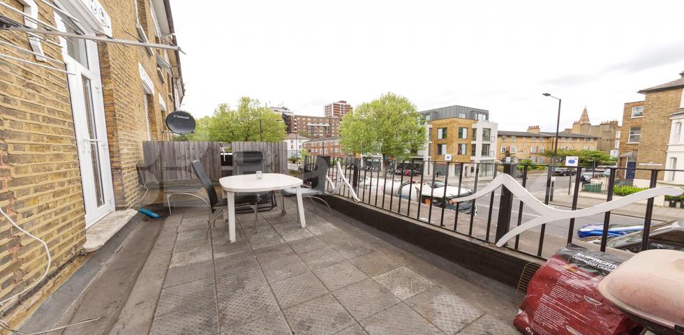 			NEW INSTRUCTION, 4 Bedroom, 1 bath, 1 reception Maisonette			 Shepherds Bush Road, Shepherds Bush/Hammersmith